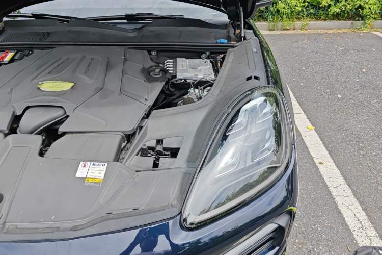Used Porsche Cayenne 2019 Cayenne 3.0T Engine Bay Left