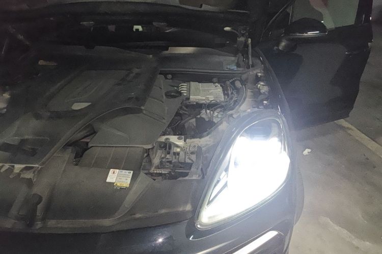 Used Porsche Cayenne 2019 Cayenne 3.0T Engine Bay Left