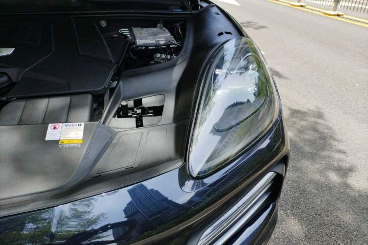 Used Porsche Cayenne 2019 Cayenne 3.0T Engine Bay Left