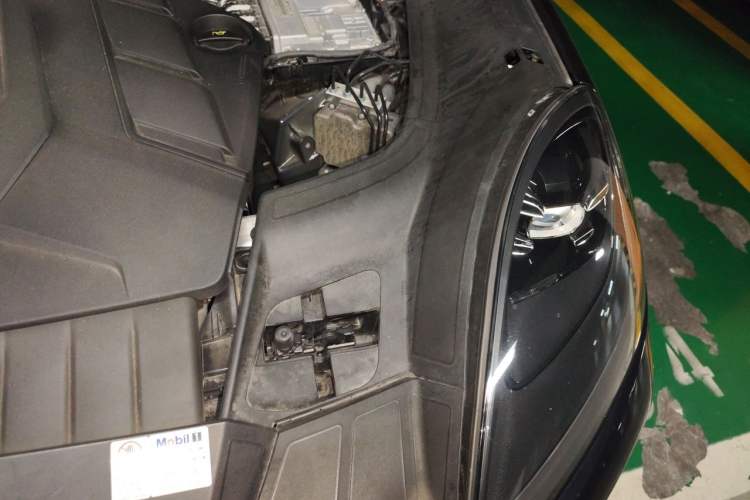 Used Porsche Cayenne 2019 Cayenne 3.0T Engine Bay Left