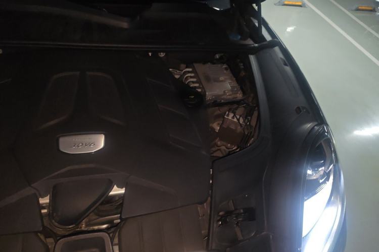 Used Porsche Cayenne 2019 Cayenne 3.0T Engine Bay Left