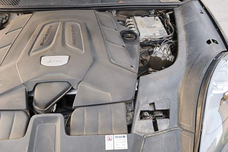 Used Porsche Cayenne 2019 3.0T Engine Bay Left