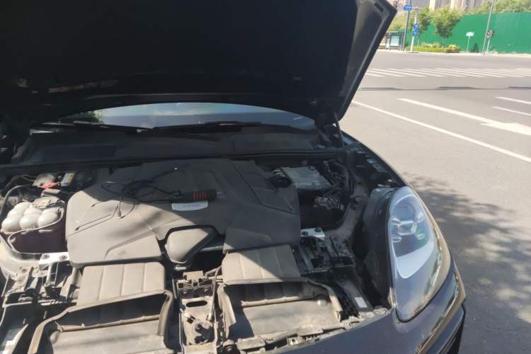 Used Porsche Cayenne 2019 Cayenne 3.0T Engine Bay Left