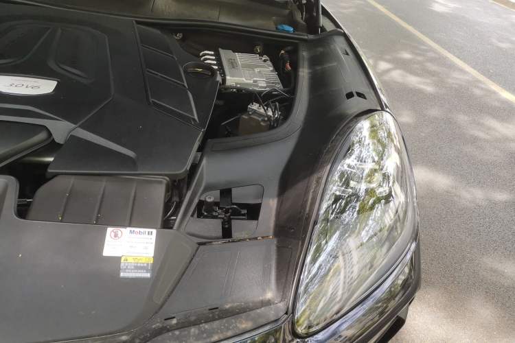 Used Porsche Cayenne 2019 Cayenne 3.0T Engine Bay Left