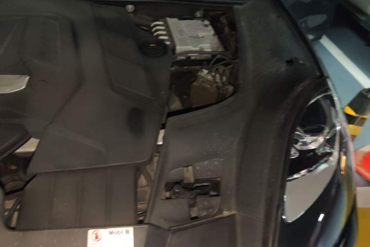 Used Porsche Cayenne 2019 Cayenne 3.0T Engine Bay Left