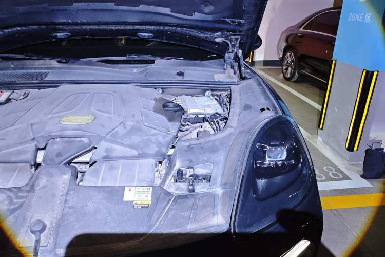 Used Porsche Cayenne 2019 Cayenne 3.0T Engine Bay Left