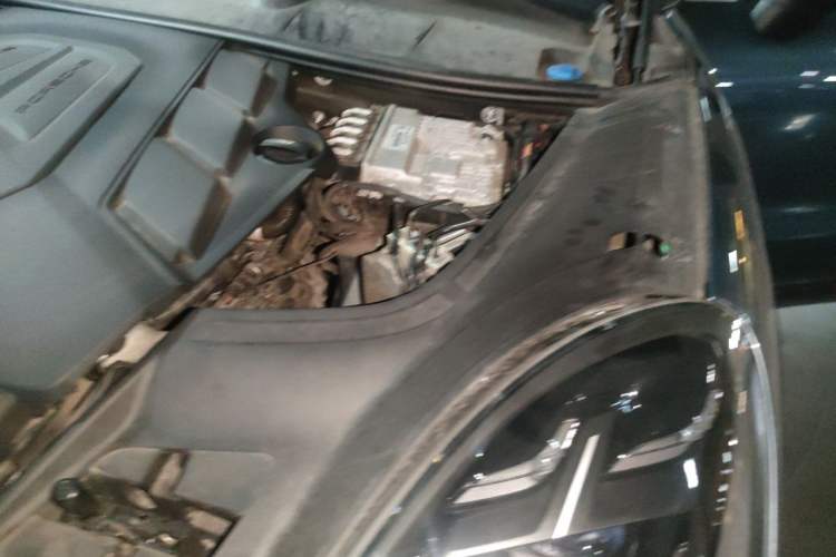 Used Porsche Cayenne 2019 Cayenne 3.0T Engine Bay Left