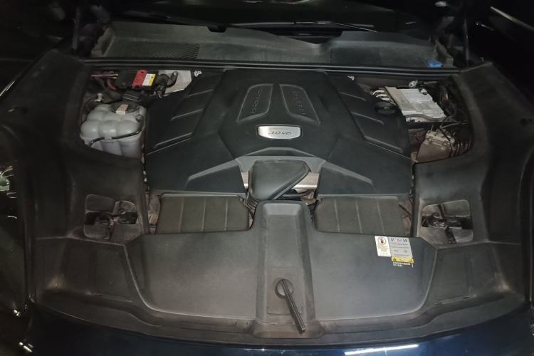Used Porsche Cayenne 2019 Cayenne 3.0T Engine Bay