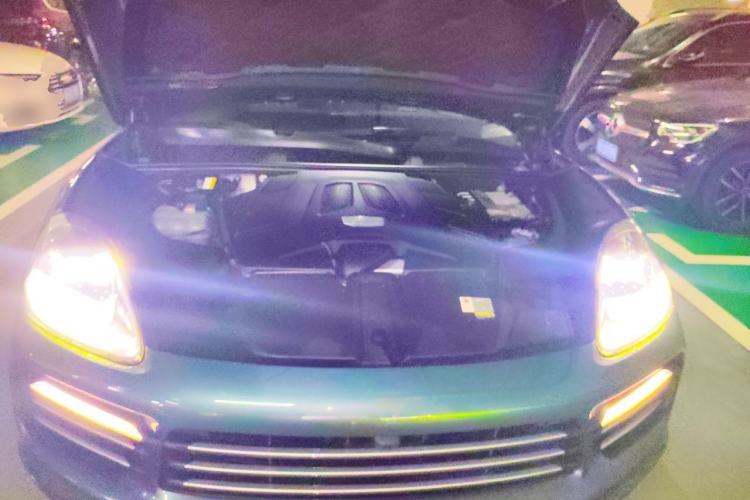 Used Porsche Cayenne 2019 Cayenne 3.0T Engine Bay