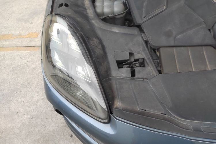 Used Porsche Cayenne 2019 Cayenne 3.0T Engine Bay Right