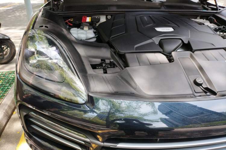 Used Porsche Cayenne 2019 Cayenne 3.0T Engine Bay Right