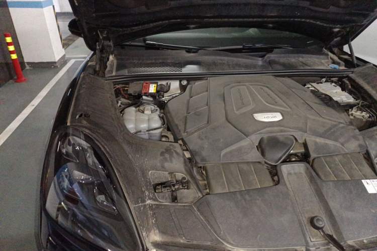 Used Porsche Cayenne 2019 Cayenne 3.0T Engine Bay Right