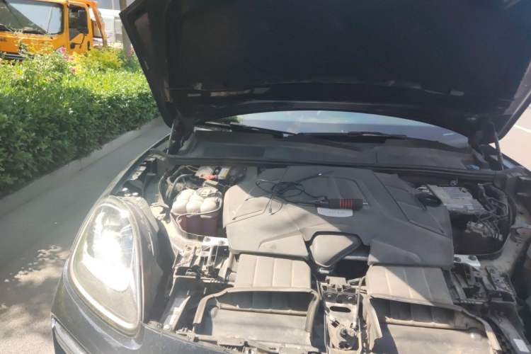 Used Porsche Cayenne 2019 Cayenne 3.0T Engine Bay Right