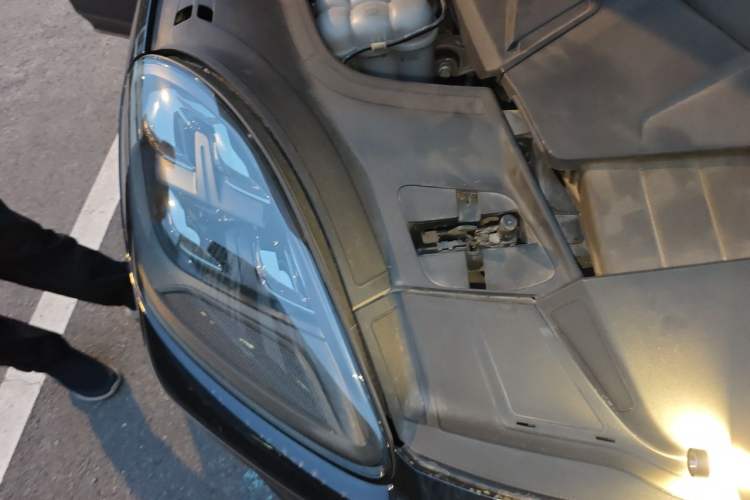 Used Porsche Cayenne 2019 Cayenne 3.0T Engine Bay Right