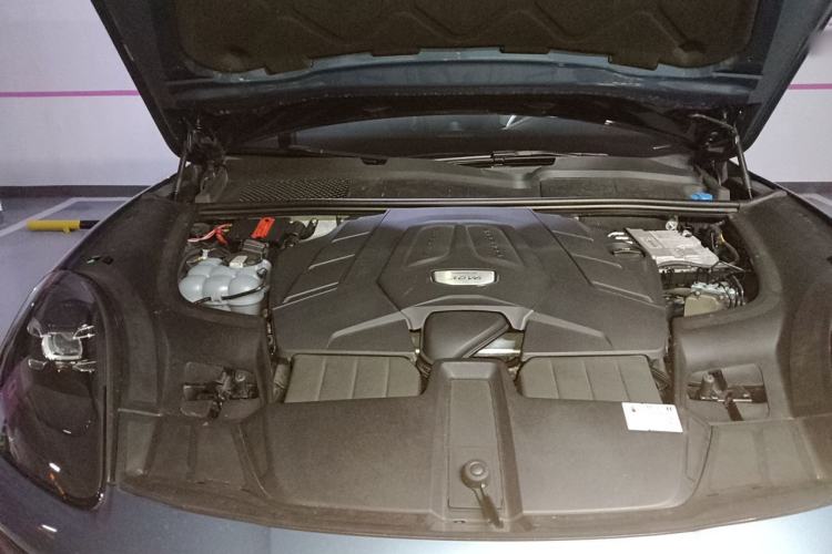 Used Porsche Cayenne 2019 Cayenne 3.0T Engine Bay