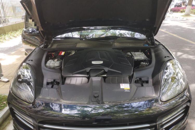 Used Porsche Cayenne 2019 Cayenne 3.0T Engine Bay