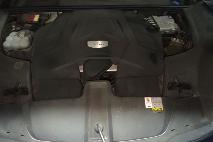Used Porsche Cayenne 2019 Cayenne 3.0T Engine Bay