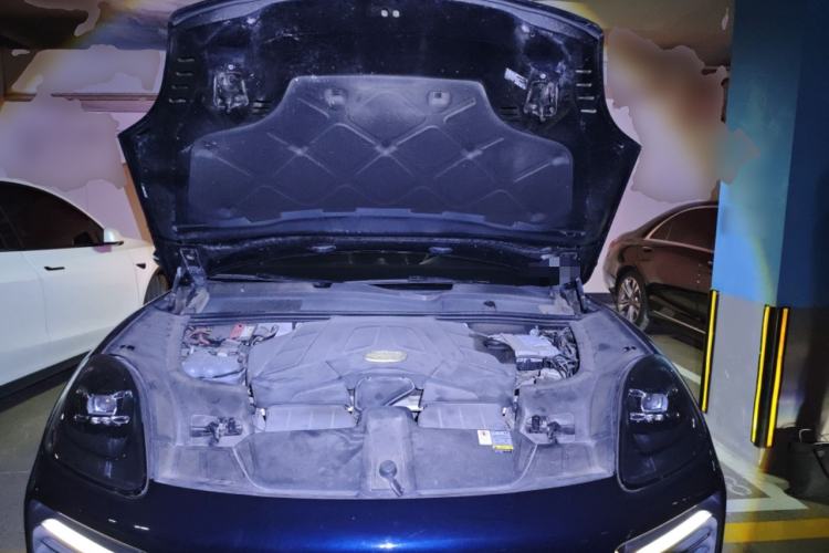 Used Porsche Cayenne 2019 Cayenne 3.0T Engine Bay