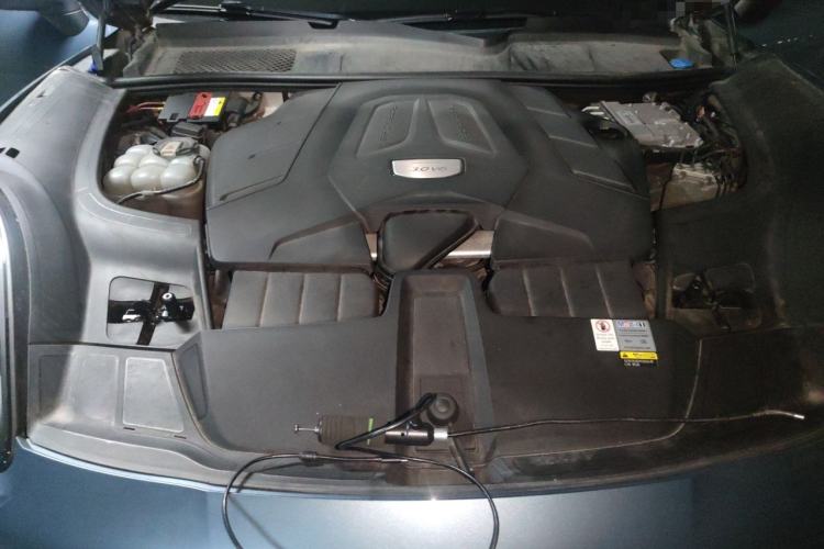 Used Porsche Cayenne 2019 Cayenne 3.0T Engine Bay
