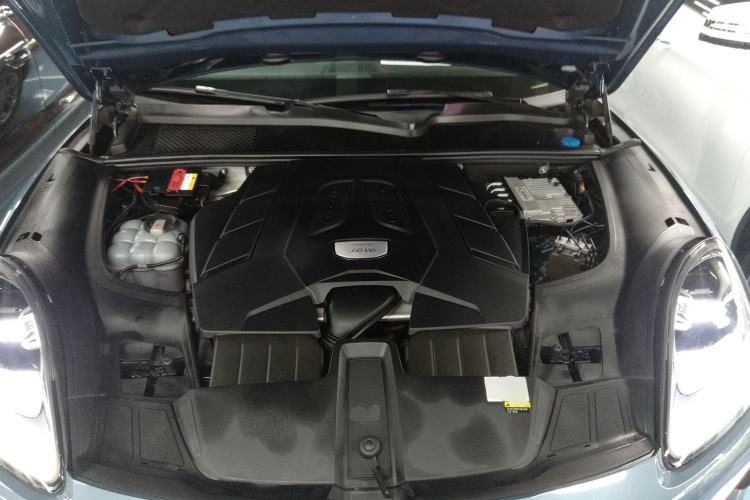 Used Porsche Cayenne 2019 Cayenne 3.0T Engine Bay