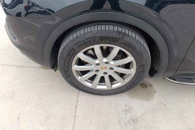 Used Porsche Cayenne 2019 Cayenne 3.0T Exterior 4
