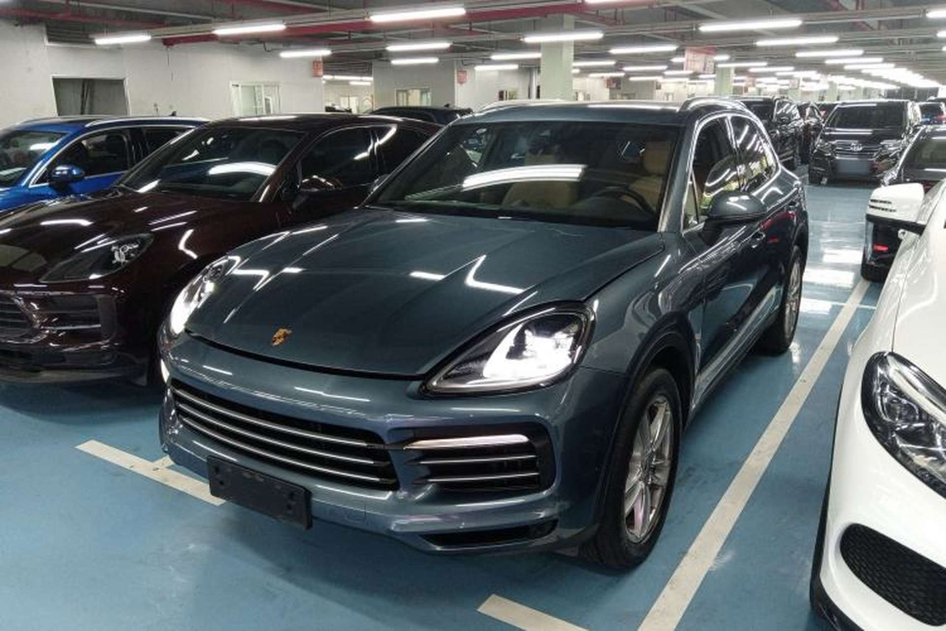 Used Porsche Cayenne 2019 Cayenne 3.0T Front Left 45 Deg