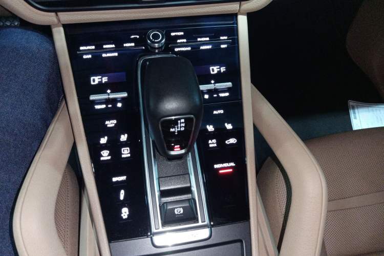 Used Porsche Cayenne 2019 Cayenne 3.0T Gear Lever