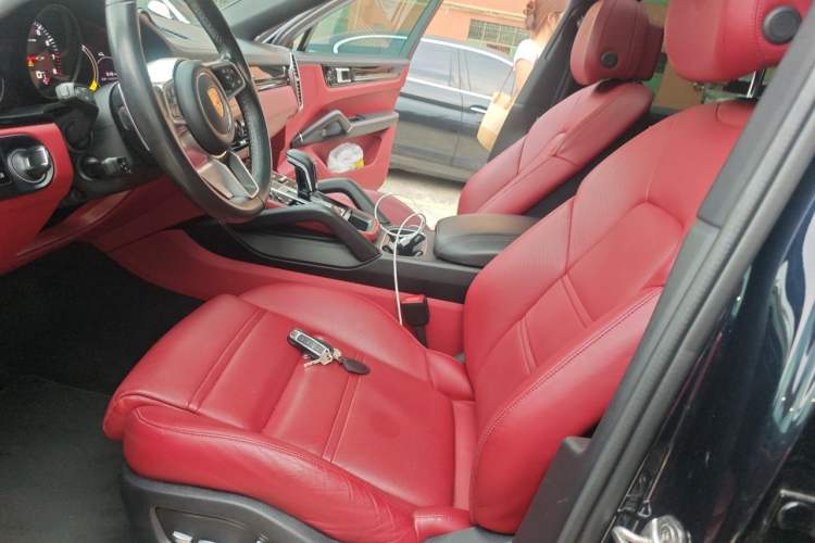 Used Porsche Cayenne 2019 Cayenne Coupé 3.0T Left Front Seat