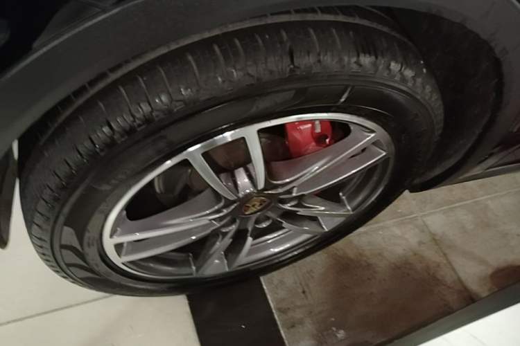 Used Porsche Cayenne 2019 Cayenne 3.0T Left Front Wheel Hub