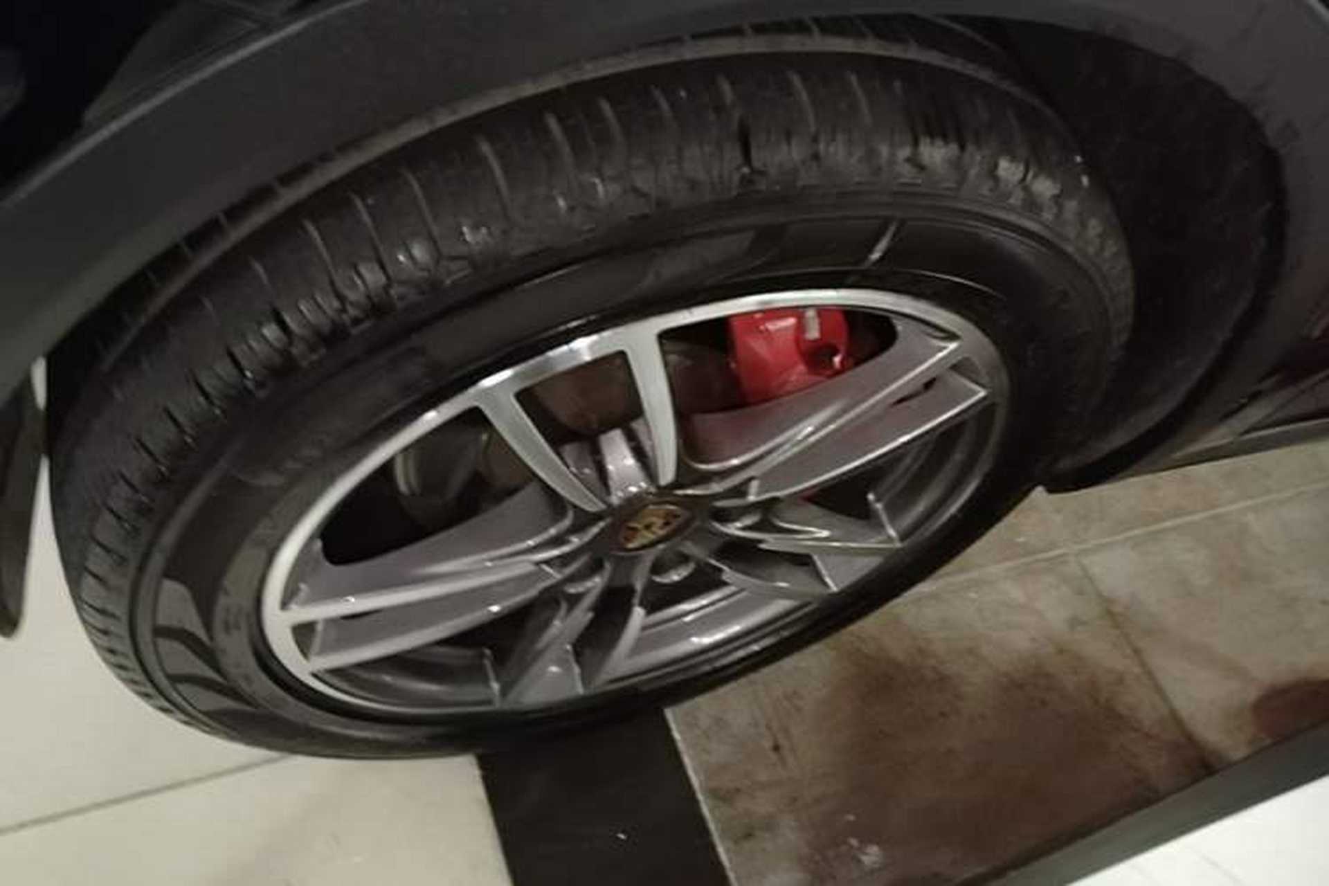 Used Porsche Cayenne 2019 Cayenne 3.0T Left Front Wheel Hub