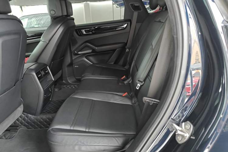Used Porsche Cayenne 2019 Cayenne 3.0T Left Rear Seat