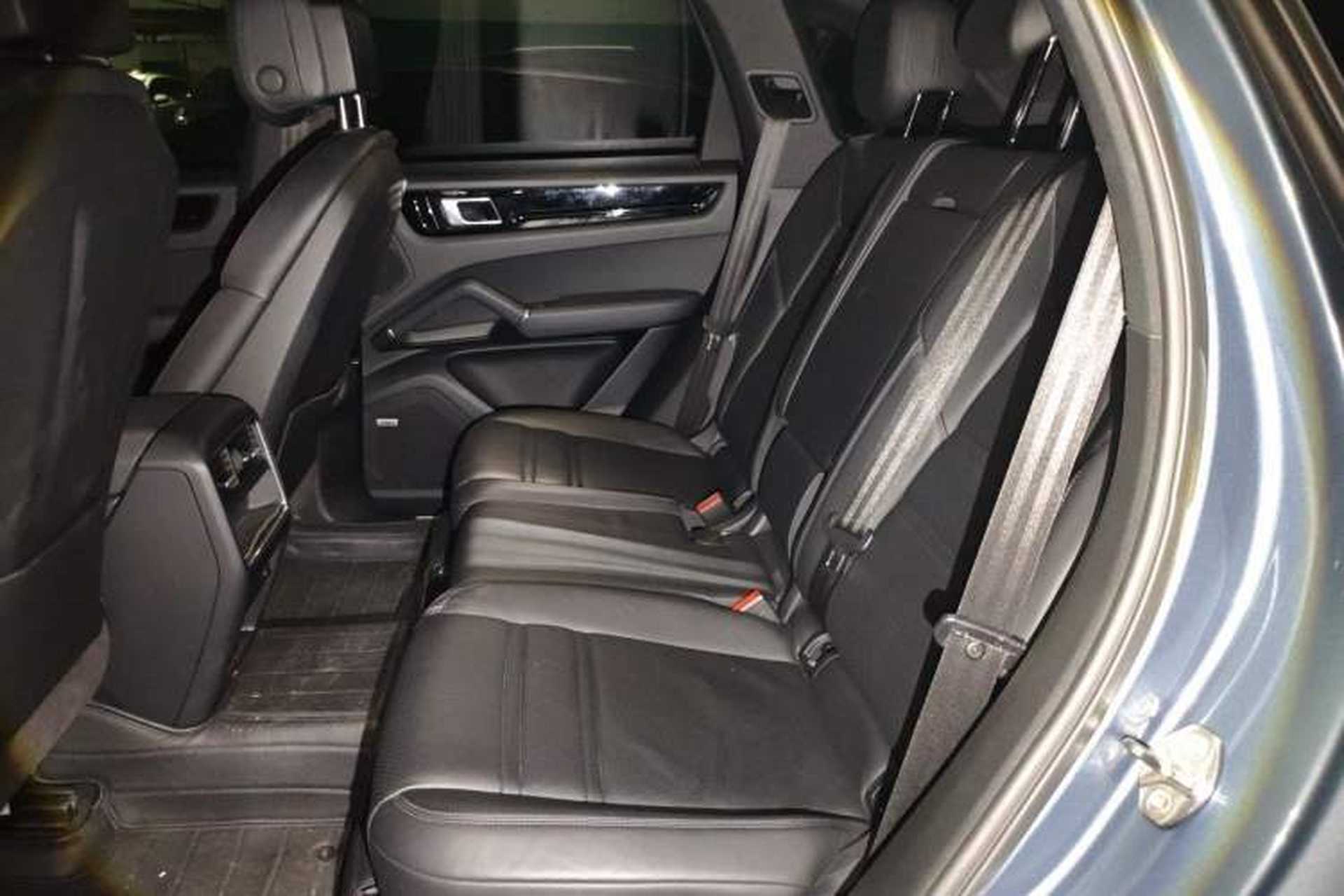 Used Porsche Cayenne 2019 Cayenne 3.0T Left Rear Seat