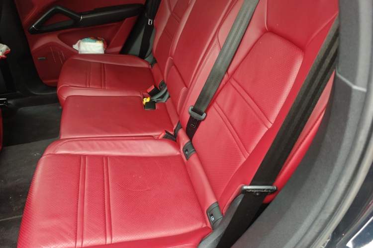 Used Porsche Cayenne 2019 Cayenne Coupé 3.0T Left Rear Seat