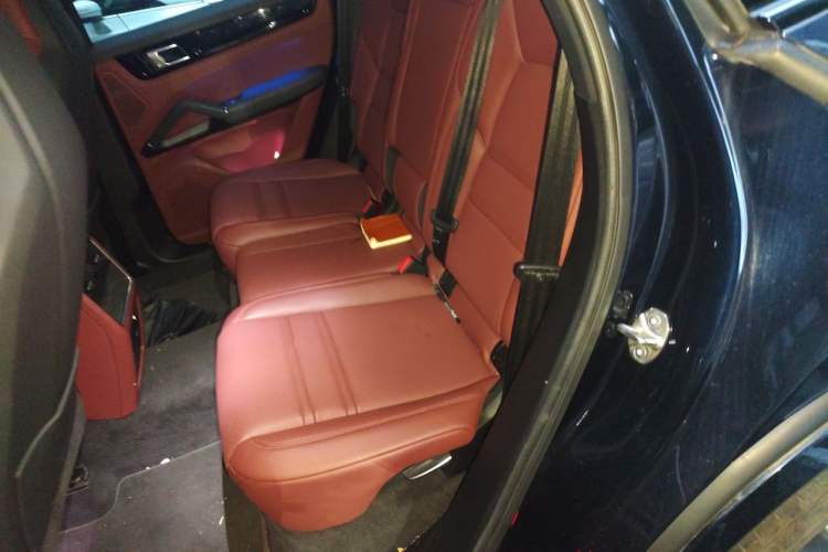 Used Porsche Cayenne 2019 Cayenne Coupé 3.0T Left Rear Seat