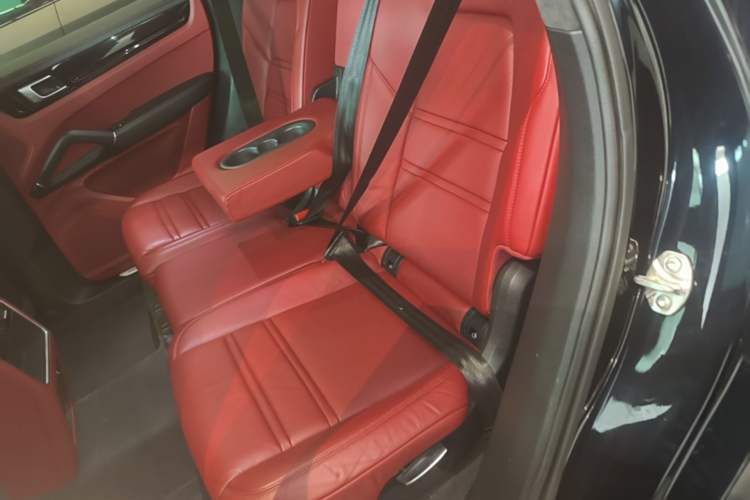 Used Porsche Cayenne 2019 Cayenne 3.0T Left Rear Seat