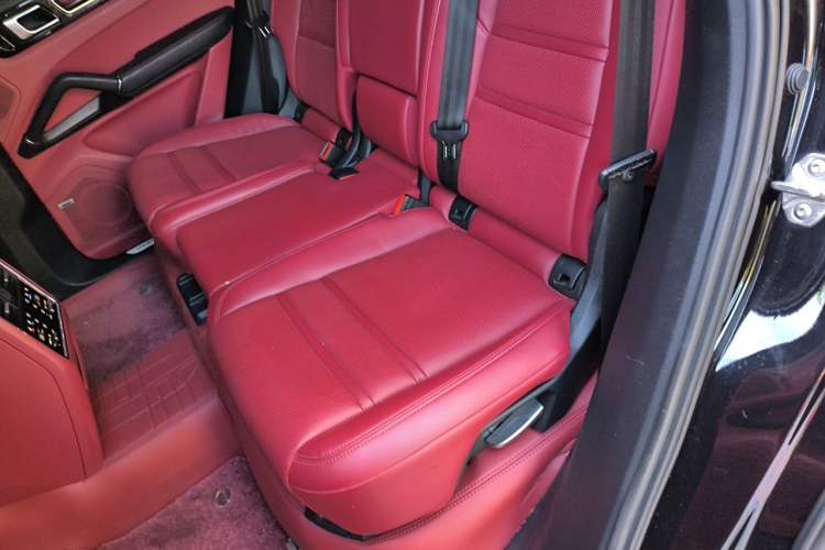 Used Porsche Cayenne 2019 Cayenne 3.0T Left Rear Seat