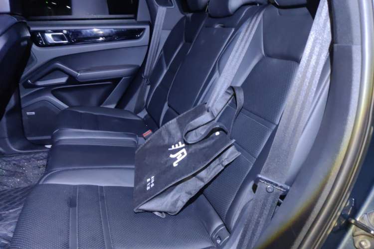 Used Porsche Cayenne 2019 Cayenne 3.0T Left Rear Seat