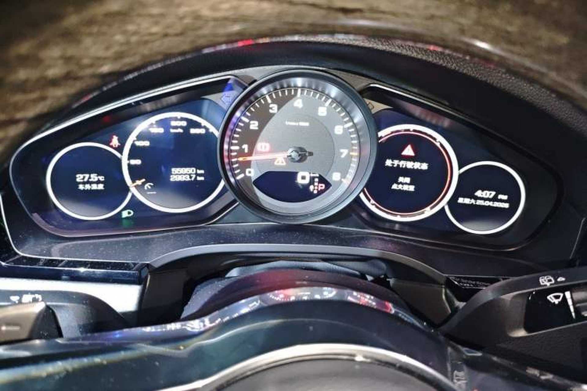 Used Porsche Cayenne 2019 Cayenne 3.0T Odometer Close Up