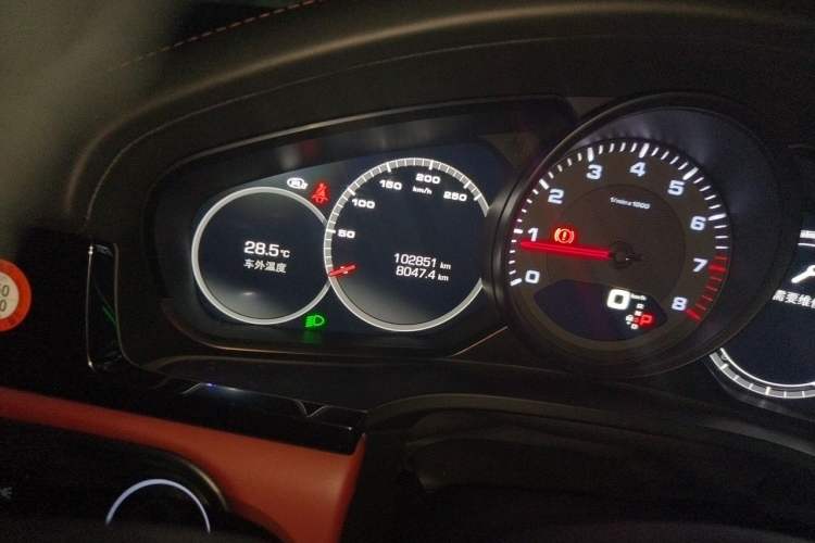 Used Porsche Cayenne 2019 Cayenne 3.0T Odometer Close Up