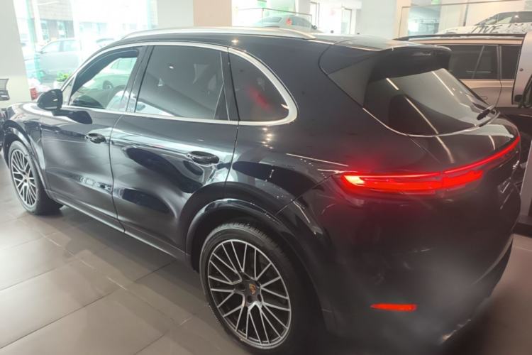Used Porsche Cayenne 2019 Cayenne 3.0T Rear Left 45 Deg