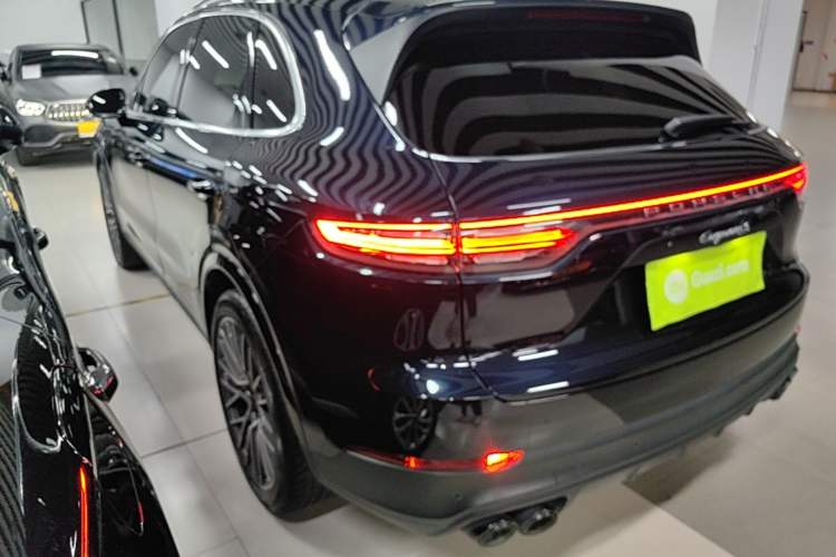 Used Porsche Cayenne 2019 Cayenne 3.0T Rear Left 45 Deg