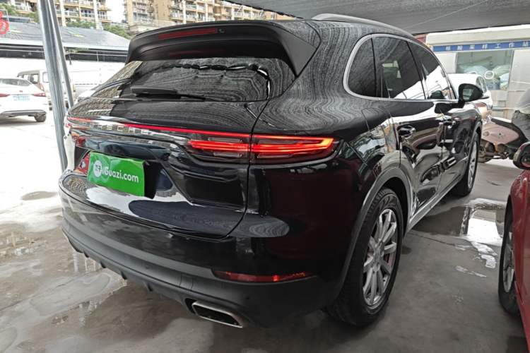 Used Porsche Cayenne 2019 Cayenne 3.0T Rear Right 45 Deg