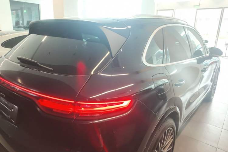 Used Porsche Cayenne 2019 Cayenne 3.0T Rear Right 45 Deg