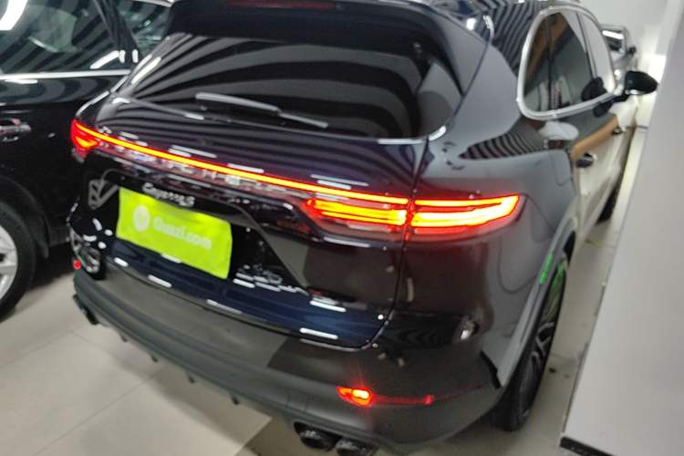 Used Porsche Cayenne 2019 Cayenne 3.0T Rear Right 45 Deg