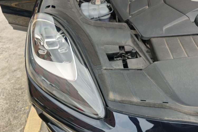 Used Porsche Cayenne 2019 Cayenne Coupé 3.0T Right Front Headlight