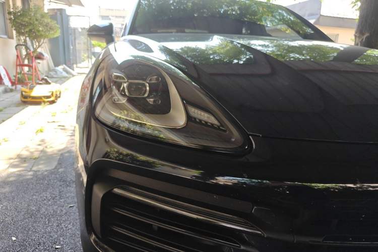 Used Porsche Cayenne 2019 Cayenne Coupé 3.0T Right Front Headlight