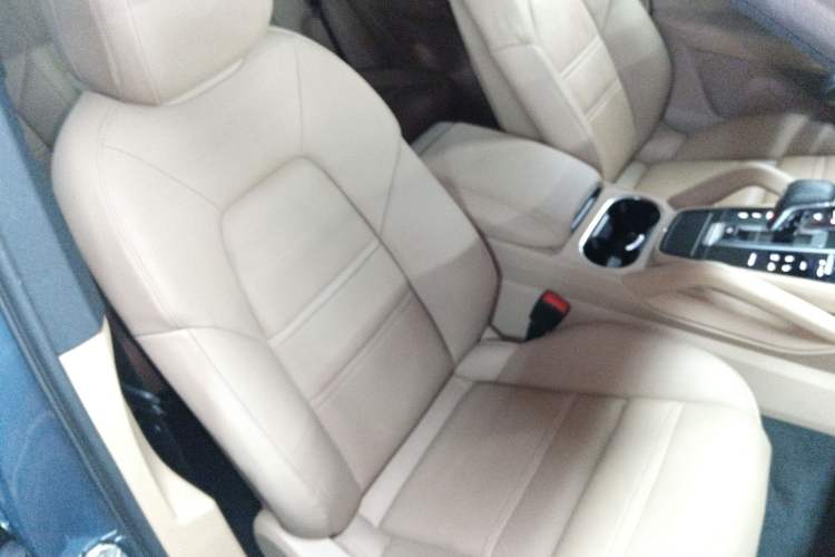 Used Porsche Cayenne 2019 Cayenne 3.0T Right Front Seat