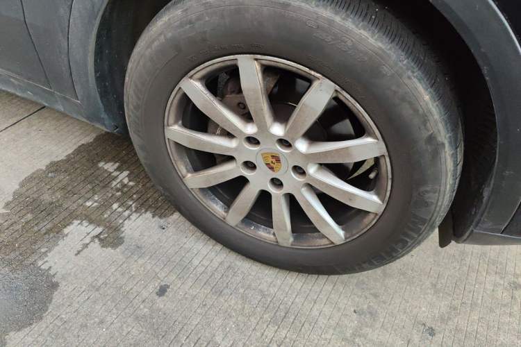 Used Porsche Cayenne 2019 Cayenne 3.0T Right Front Wheel Hub