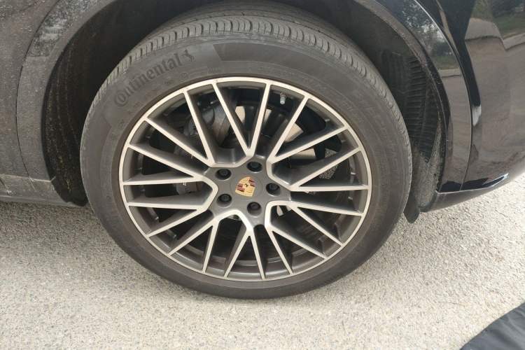 Used Porsche Cayenne 2019 Cayenne 3.0T Right Front Wheel Hub