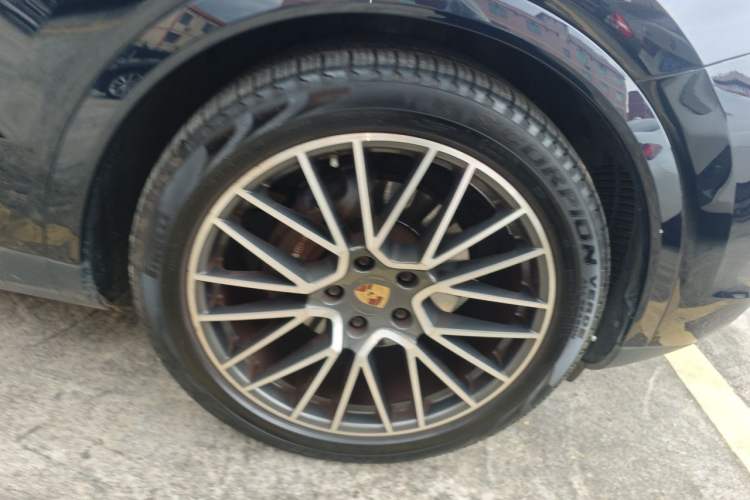 Used Porsche Cayenne 2019 Cayenne Coupé 3.0T Right Front Wheel Hub